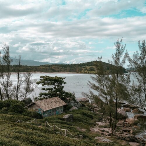 CASA NO OUVIDOR (1 de 204)